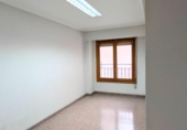 Local comercial en venta con 160m² en Elche foto