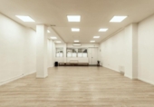 Local comercial en venta con 91m² en Madrid, en la zona de Guindalera, Avenida de Camilo José Cela foto