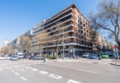 150m² offices for sale in Madrid, in the area of Argüelles, Calle de Juan Álvarez Mendizábal photo
