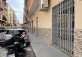 Local comercial en venta con 135m² en Alicante, Calle Monforte del Cid foto