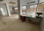 Local comercial en venta con 135m² en Alicante, Calle Monforte del Cid foto