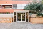 Local comercial en venta con 180m² en Vilanova i la Geltrú, en la zona de Masia Nova, Rambla de Josep Antoni Vidal foto