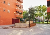 Local comercial en venta con 180m² en Vilanova i la Geltrú, en la zona de Masia Nova, Rambla de Josep Antoni Vidal foto