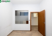 240m² commercial premises for sale in Granada, photo