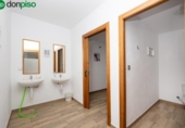 240m² commercial premises for sale in Granada, photo