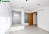 240m² commercial premises for sale in Granada, photo