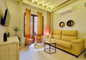 Edificio en venta con 186m² en Granada, en la zona de Barrio de San Jerónimo, Placeta Radio Granada foto