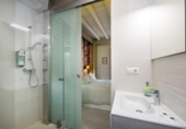 Edificio en venta con 186m² en Granada, en la zona de Barrio de San Jerónimo, Placeta Radio Granada foto