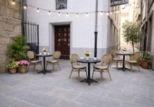 Local comercial en alquiler con 98m² en Santiago de Compostela, en la zona de A Poza de Bar, Rúa de Entremurallas foto