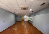 Local comercial en alquiler con 121m² en Almería, Calle de Lanjarón foto