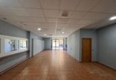 Local comercial en alquiler con 121m² en Almería, Calle de Lanjarón foto