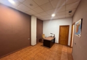 Local comercial en alquiler con 121m² en Almería, Calle de Lanjarón foto
