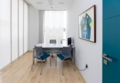 231m² commercial premises for sale in Granada, in the area of Campus, Calle Alhendín photo