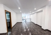 91m² commercial premises for sale in Badalona, in the area of Sant Joan de Llefià, Carrer de Juan Valera photo