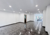91m² commercial premises for sale in Badalona, in the area of Sant Joan de Llefià, Carrer de Juan Valera photo