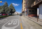240m² commercial premises for sale in Granada, in the area of Garden City, Calle Pianista Pepita Bustamante photo