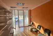 Local comercial en alquiler con 110m² en Albox foto