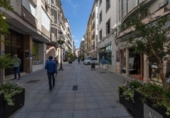 Local comercial en venta con 164m² en Granada, en la zona de La Manigua, Calle Acera del Casino foto