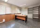 237m² bureaux pour vente à Lérida, Turó de Gardeny photo