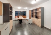 237m² bureaux pour vente à Lérida, Turó de Gardeny photo