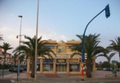 82m² commercial premises for rent in Cartagena, in the area of La Manga del Mar Menor, photo