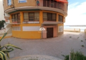 Local comercial en venta con 265m² en Torrevieja, Calle Caballero de Rodas foto