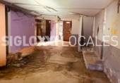 90m² offices for sale in Barcelona, in the area of the Lower Guinardó, Carrer de Llorens i Barba photo