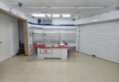 Local comercial en alquiler con 200m² en Cambrils foto