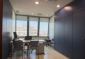 235m² bureaux pour vente à Empuriabrava, dans le quartier de Empuriabrava, Carrer Aeroclub photo