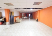 Local comercial en venta con 452m² en Torrevieja, Calle Fuensanta foto