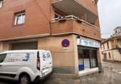 Local comercial en alquiler con 75m² en Begues foto