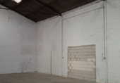 Nave Industrial en venta con 210m² en Tomares, Calle Almoraima, 41 foto