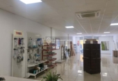 Local comercial en venta con 150m² en Cambrils foto