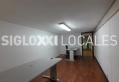 352m² commercial premises for rent in Barcelona, in the area of the Congress and the Indians, Carrer de Puerto Príncipe photo