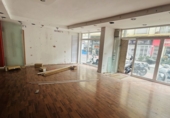90m² commercial premises for rent in Almuñécar, Avenida CALA photo