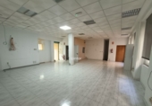 Local comercial en alquiler con 350m² en Cáceres, en la zona de San Juan foto