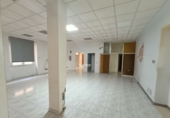 Local comercial en alquiler con 350m² en Cáceres, en la zona de San Juan foto