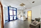 218m² bureaux pour location à Valence, dans le quartier de Ayora, Calle de Felipe Salvador photo