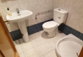 Local comercial en venta con 90m² en Petrer, Calle Cervantes foto