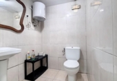132m² commercial premises for sale in Madrid, in the area of Good View, Calle de Alzina photo