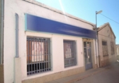 113m² commercial premises for sale in Santibáñez de Béjar, Calle Fuente Grande photo
