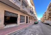 135m² commercial premises for sale in Guardamar del Segura, Paseo Marítimo photo
