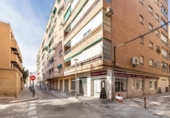 Local comercial en venta con 179m² en Granada, en la zona de Albayda, Calle Ribera del Beiro foto