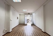 65m² commercial premises for sale in Carlet, Calle de Goya photo