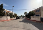 Local comercial en venta con 60m² en Torrevieja foto