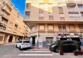 179m² commercial premises with tenants for sale in Torrevieja, Calle Maldonado photo