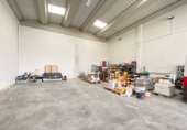 Nau Industrial
en lloguer
amb 320m² a Badajoz, Calle rio segura foto