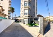 335m² bâtiment pour vente à Torrevieja, photo