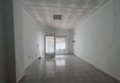 Local comercial en venta con 147m² en Torrevieja, Calle Joaquín Chapaprieta foto