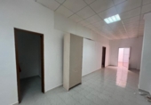 Local comercial en venta con 147m² en Torrevieja, Calle Joaquín Chapaprieta foto